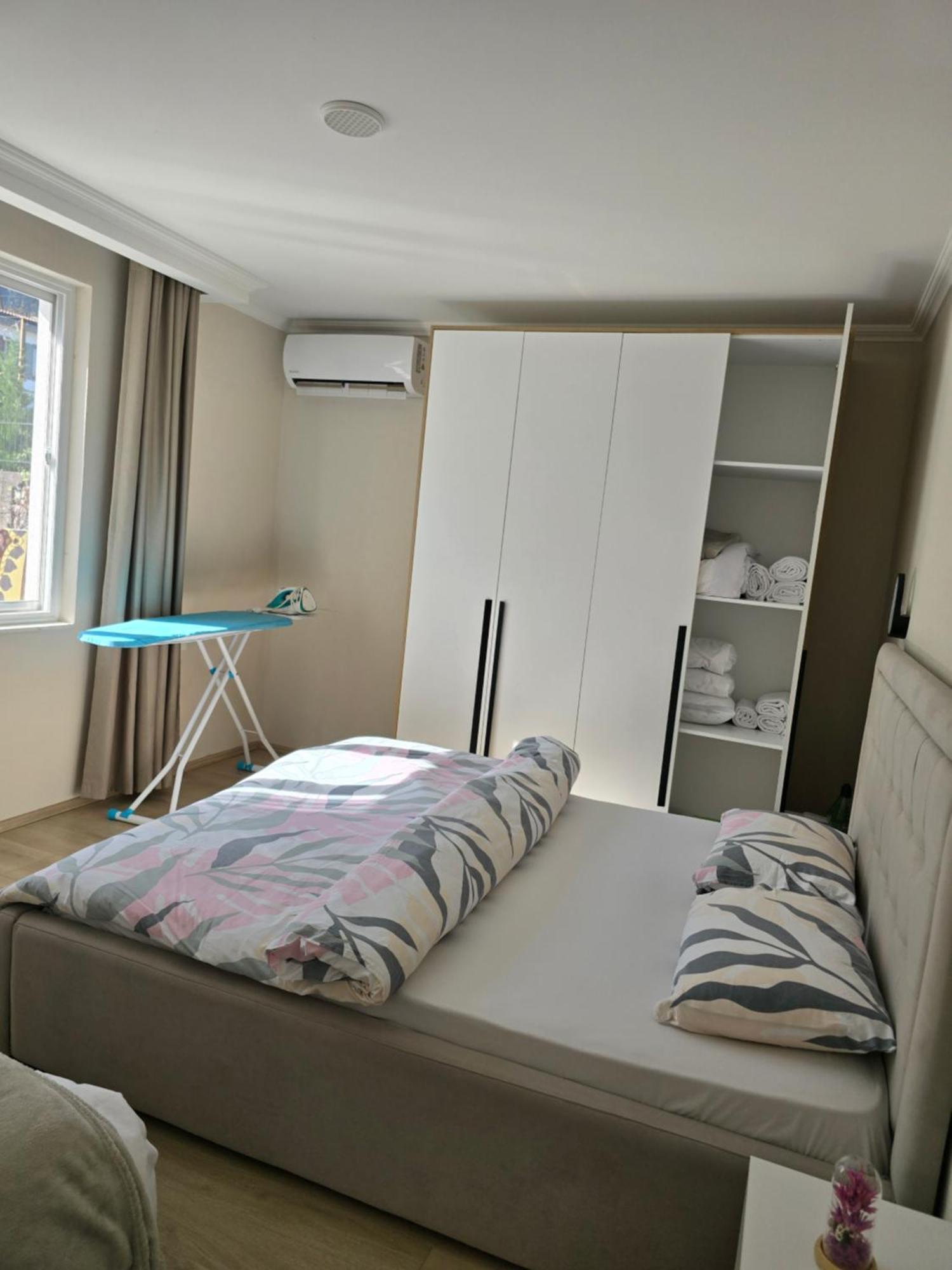Shiroka's Special Guest 1 Apartment